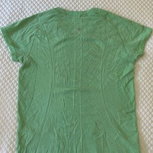 lululemon athletica Swiftly Run Short Sleeve size 8
